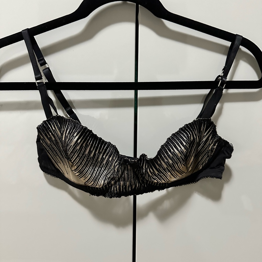 La Perla Studio Demi cup bra 34B- Lace in perfect condition